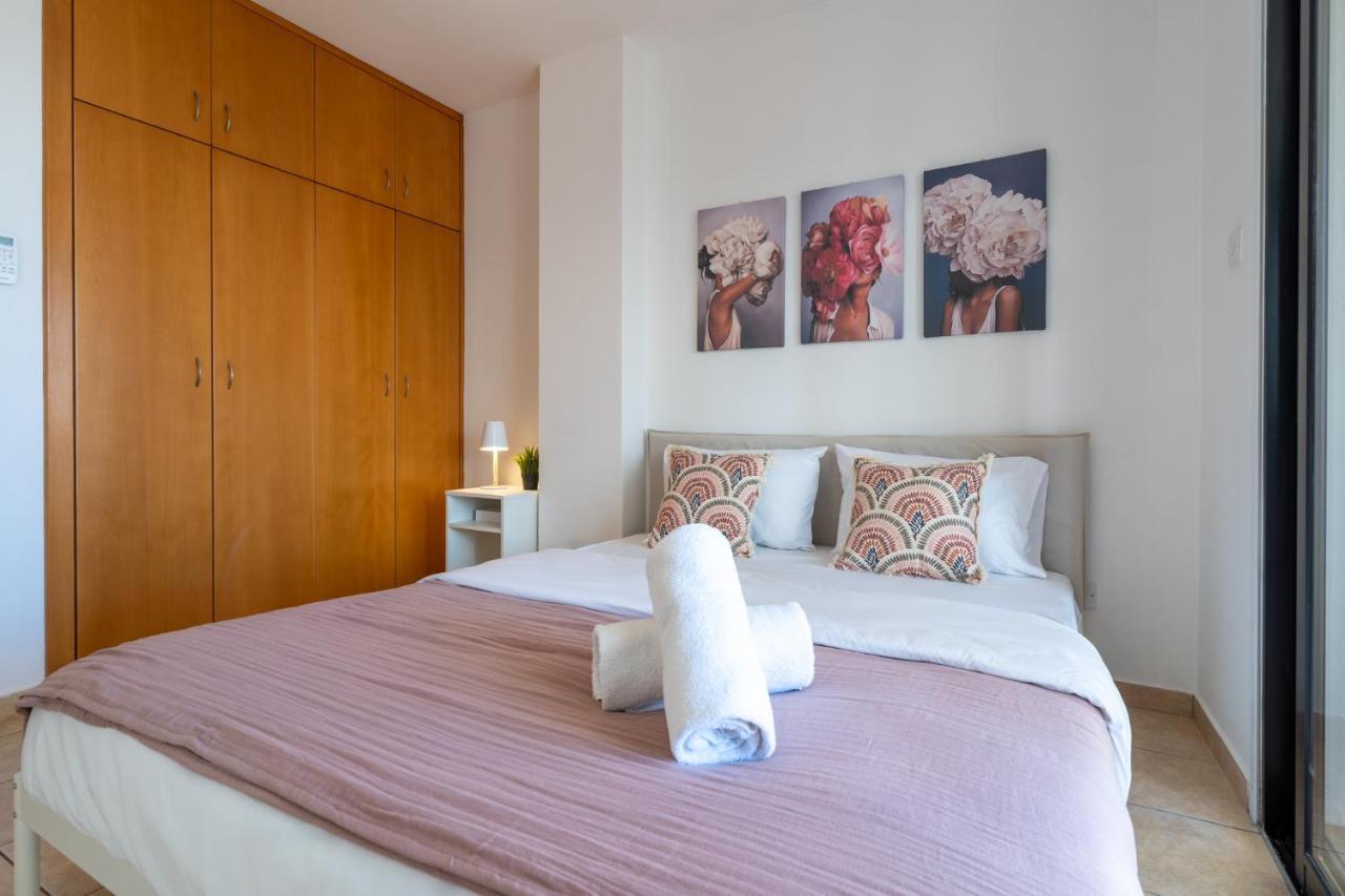 Polyn 1- Bedroom Apartment In Larnaca Exterior photo